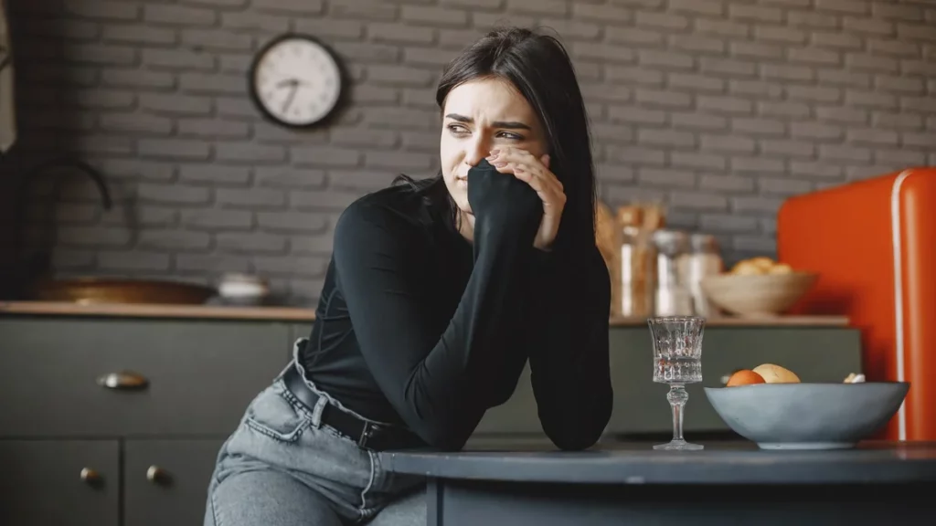 Kobieta w napięciu przed spotkaniem